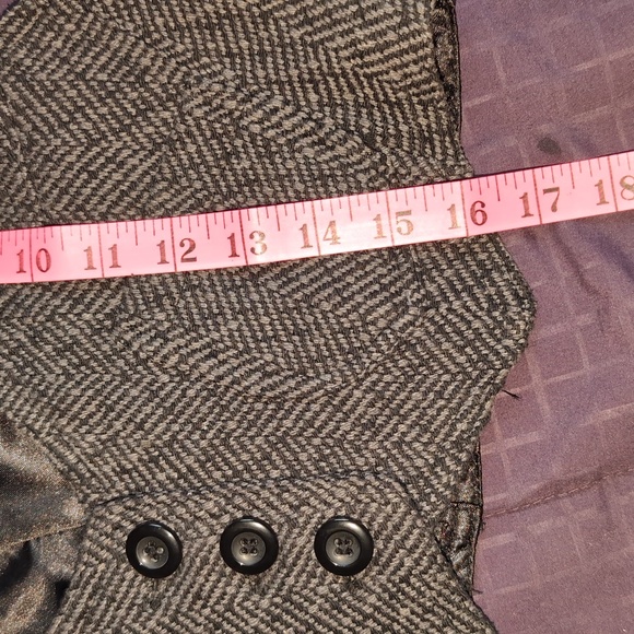 Cropped Vest - Picture 4 of 5